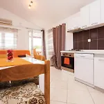With Sea View 10 Apartman